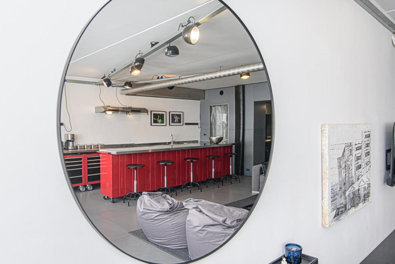 Apartment Hidden Submarine *